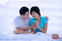 Chồng ơi, nhẹ chút thôi… vợ sắp gãy chân rồi