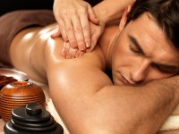 Những kiểu massage tốt cho sức khỏe quý ông