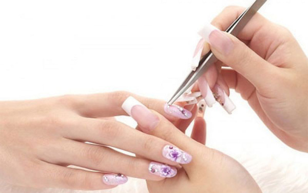 7 Bí mật chúng ta cần biết khi đi làm nail