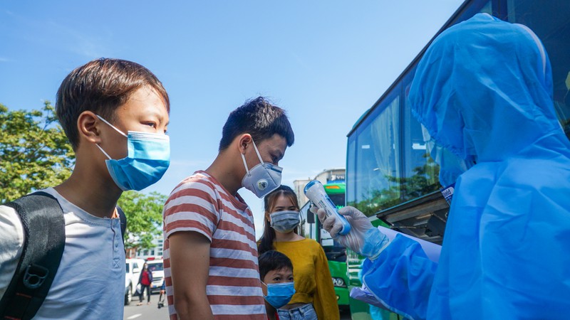 Hơn 700 người dân Quảng Ngãi rời ’tâm dịch Đà Nẵng’ về quê