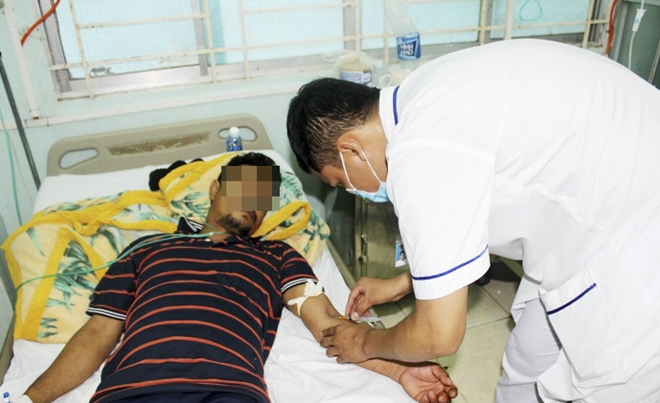 Một bệnh nhân ngộ độc ốc biển được cấp cứu kịp thời.